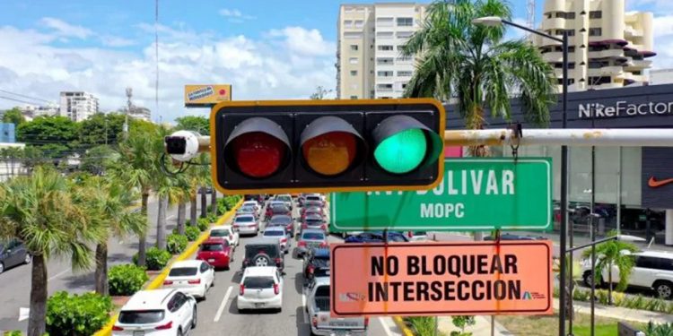 El Estado toma el control del sistema semafórico tras crisis en el Distrito Nacional