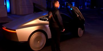 Musk revela el robotaxi de Tesla y asegura que estará disponible en el mercado en 2027