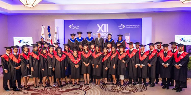 ASCA gradúa 29 nuevos profesionales en administración aeronáutica en su Décimo Segunda ceremonia ordinaria