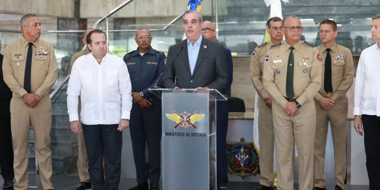 Gobierno lanza operativo para repatriar hasta 10 mil migrantes por semana, reafirmando compromiso con la soberanía nacional