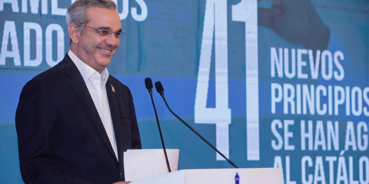 Presidente Abinader presenta avances en abastecimiento y acceso a medicamentos a través de Promese/Cal