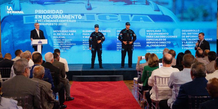 Presidente Abinader presenta la nueva imagen de la Policía Nacional y anuncia avances en la transformación policial