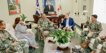 Autoridades de Santiago refuerzan compromiso con la seguridad y respeto a los derechos humanos