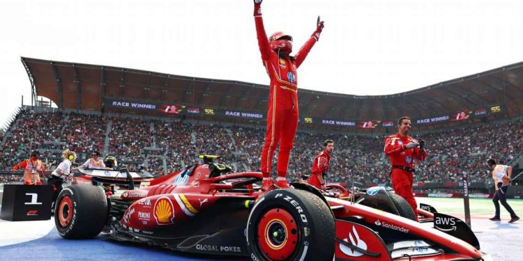 Carlos Sainz conquista el GP de México, seguido por Norris, y Verstappen cae al sexto lugar en un fin de semana complicado para Red Bull
