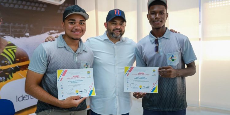 Árbitros colombianos se actualizan con apoyo de República Dominicana