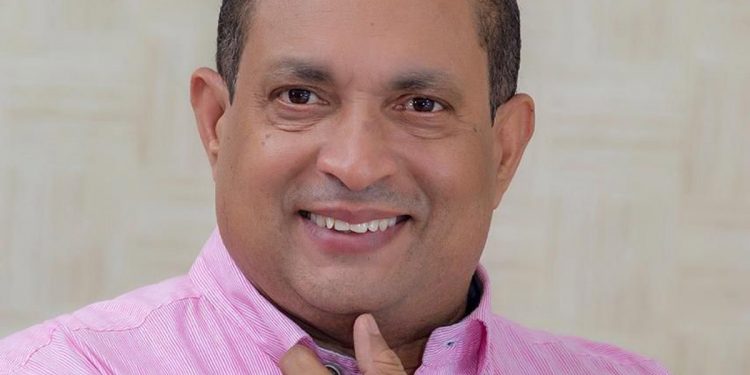 Charlie Núñez anuncia su candidatura al Comité Político del PLD