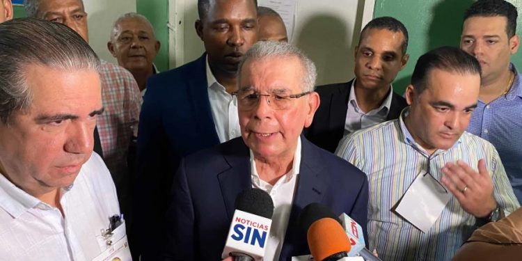 Danilo Medina niega haber negociado con el PRM para ser rehabilitado en la reforma constitucional