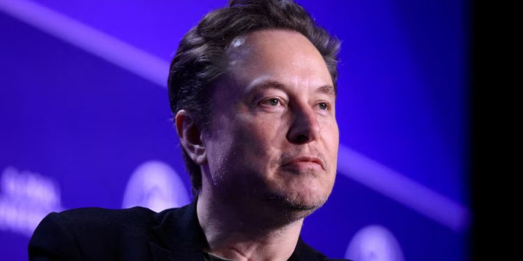 Elon Musk comparte sus claves para el éxito: ser útil, leer y mantener una mentalidad positiva
