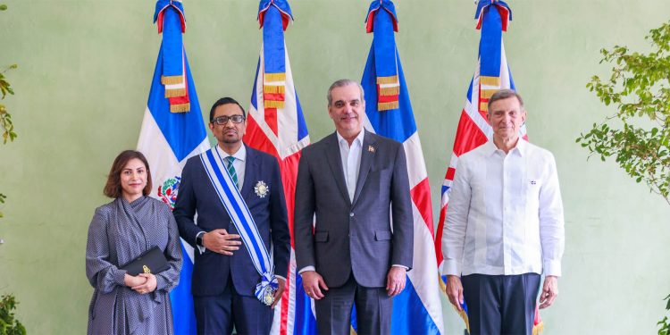 Embajador del Reino Unido elogia liderazgo de Abinader y su defensa de valores democráticos