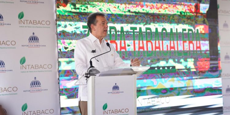 Ministro Ito Bisonó destaca crecimiento y diversificación del tabaco dominicano en el lanzamiento de la “Cosecha Tabacalera 2024-2025”