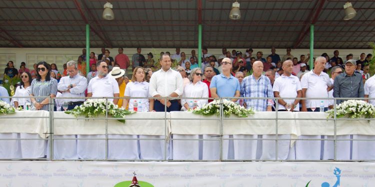 Alcalde de Salcedo, Juan Ramón Hernández, inaugura los históricos Juegos Municipales 2024