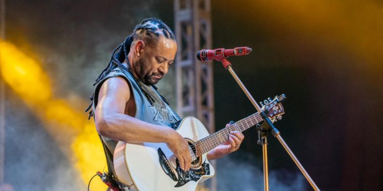 Luis Vargas regala una noche mágica en la Gran Arena del Cibao