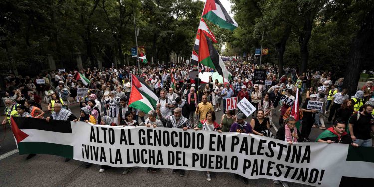 Miles se manifiestan en apoyo a Palestina mientras la tensión en Oriente Próximo aumenta