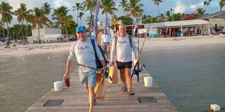 Equipo Ocean City Light Tackle lidera el Mundial de Pesca ILTTA 2024 en Cabeza de Toro