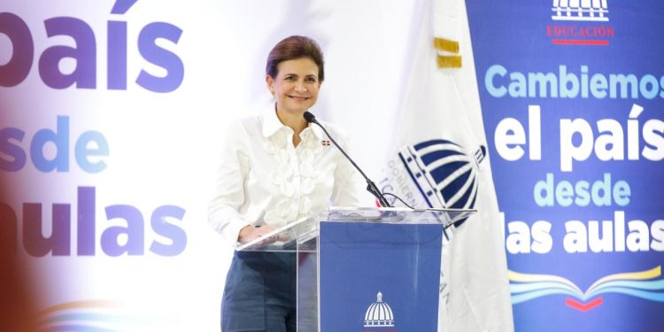 Raquel Peña entrega importantes obras de salud, educación y deporte en el Sur