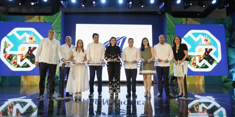 ASONAHORES pide proteger el turismo en la reforma fiscal durante apertura de la 36ª Expo Comercial
