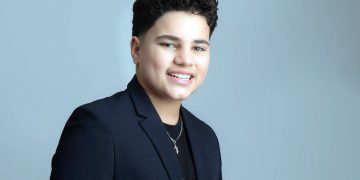 Robert Guzmán «La Voz» presenta su nueva balada juvenil «Acércate a mí»