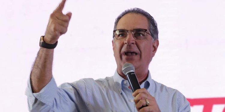 El doctor Santiago Hazim insta a sectores a colaborar para mejorar la Ley de Modernización Fiscal