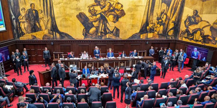 Asamblea Nacional aprueba cambios constitucionales: unificación de elecciones, reducción de diputados y limitación a reelección presidencial