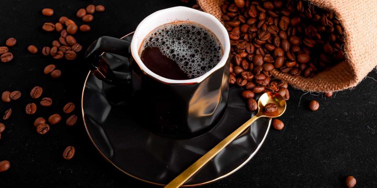 Los cinco ingredientes «menos recomendables» para agregar a tu café