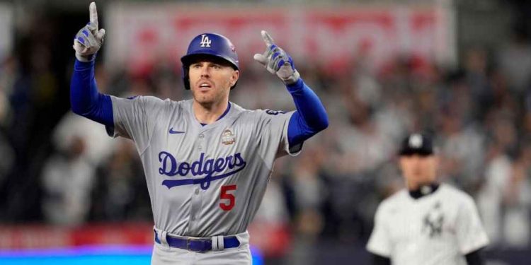 Dodgers acaricia la gloria al vencer a Yankees en el Juego 3 de la Serie Mundial y quedar a una victoria del título