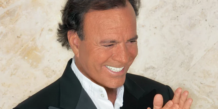 Julio Iglesias: «Cuando decida retirarme, seré yo mismo quien lo comunique»