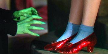 El icónico par de zapatos rojos de «El Mago de Oz» será puesto en subasta el próximo diciembre