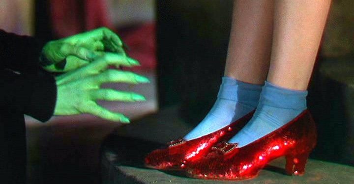 El icónico par de zapatos rojos de «El Mago de Oz» será puesto en subasta el próximo diciembre