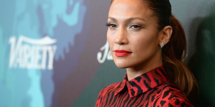 Jennifer Lopez hace un llamado a mujeres y latinos para que voten por Harris