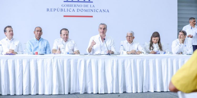 Gobierno de Abinader impulsa desarrollo en Sánchez Ramírez con inversión de RD$2,900 millones en obras viales, agua, salud y educación