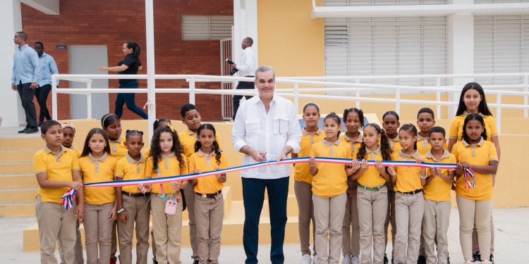 Presidente Abinader inaugura obras clave para el desarrollo en Santiago, Navarrete y Tamboril