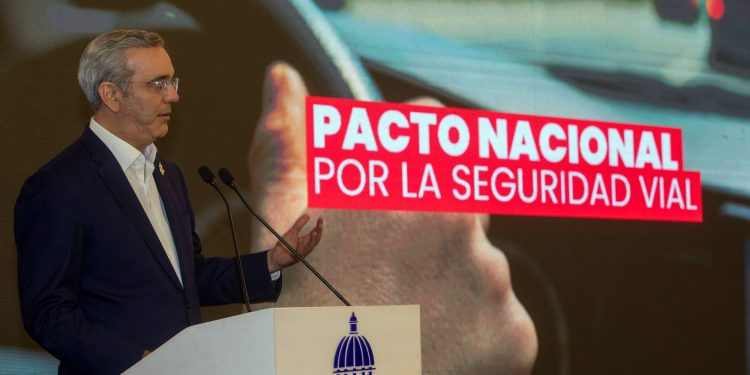 Presidente Abinader presenta Pacto Nacional por la Seguridad Vial para abordar crisis del tránsito en República Dominicana