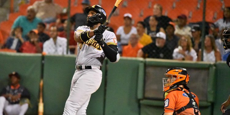 Las Águilas Cibaeñas aplastan a los Toros del Este 16-5 con poderosa ofensiva en La Romana