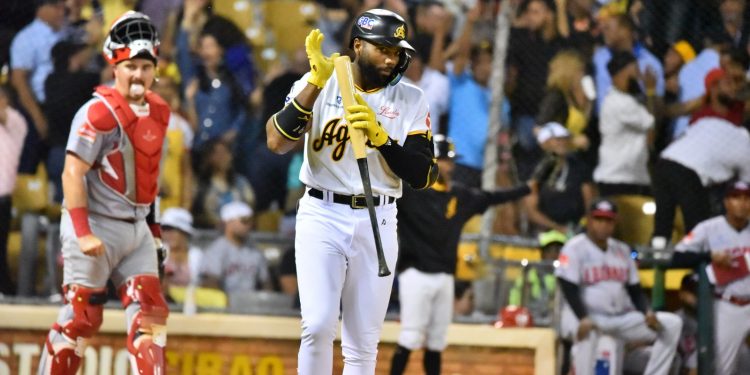 Aderlin Rodríguez impulsa a las Águilas con grand slam en victoria 13-8 sobre los Leones