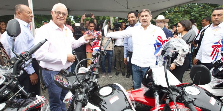Ministerio de Agricultura impulsa el desarrollo agrícola con la entrega de 181 motores