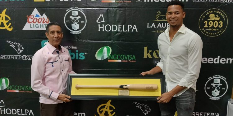 Erick Mejía y Braulio Torres-Pérez son electos por aclamación en el programa Águila de la Semana