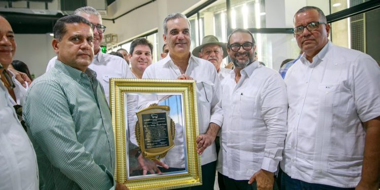 Asociación Ganaderos de Nisibón reconoce al presidente Abinader por su apoyo al sector agropecuario