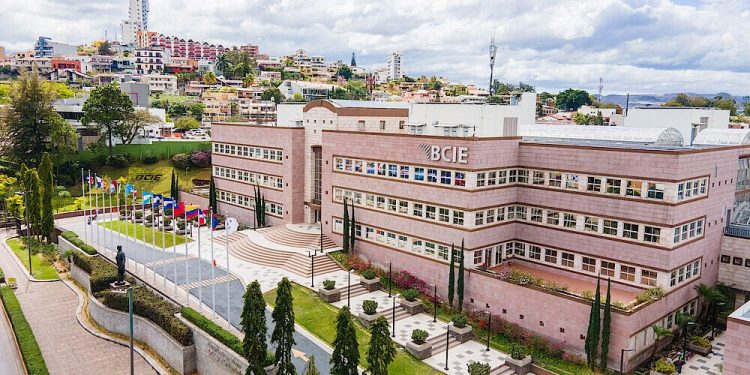 BCIE respalda el desarrollo del Tren Metropolitano de Santo Domingo con financiamiento y asesoría técnica