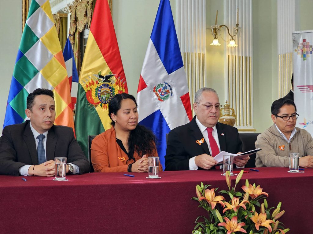 Bolivia rinde homenaje a las Hermanas Mirabal