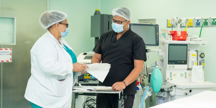 Cirugía laparoscópica: Una revolución mínimamente invasiva en el tratamiento médico