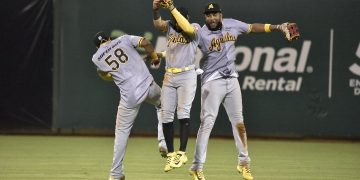 Con jonrones de Encarnación y Aderlin, Águilas vienen de atrás y derrotan a Toros 6-5 en 11 entradas