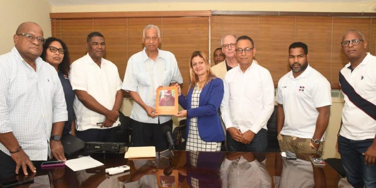 Fedoboxa rinde homenaje al juez-árbitro internacional Alfredo Toledo