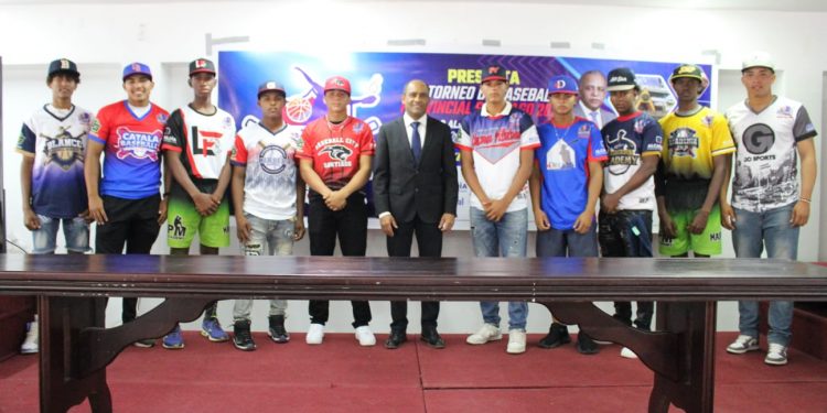 Fundación Deportiva Villalona inaugura el primer torneo de Béisbol Juvenil en Santiago