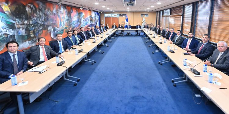 Junta Monetaria autoriza liberación de RD$35,000 millones para adquisición y construcción de viviendas