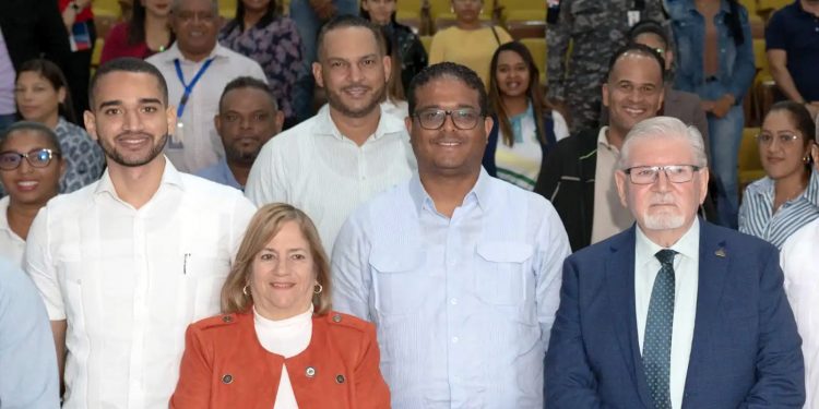 MIP imparte charla sobre prevención de accidentes por uso indebido de fuegos artificiales