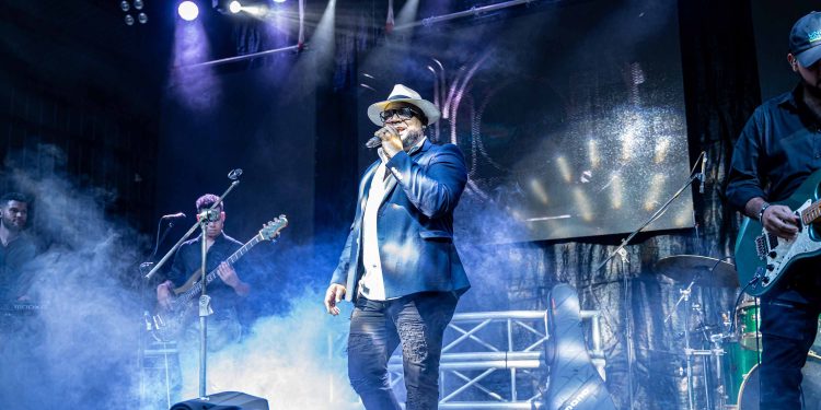 Moa Cabrera estrena su nuevo sencillo «Como le da la gana», un homenaje a la mujer plena y segura