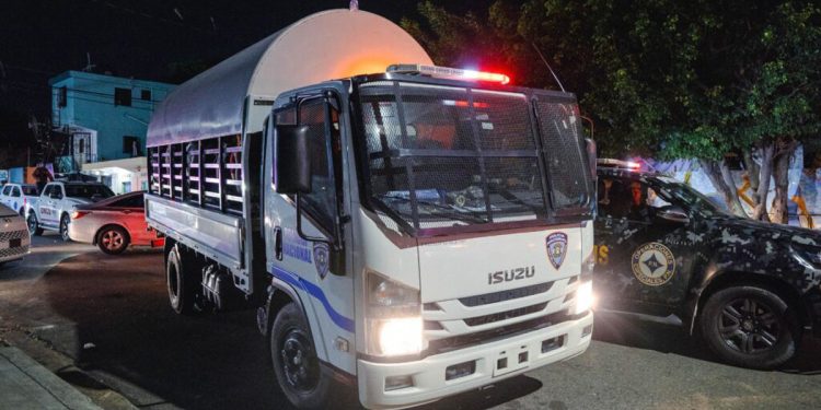 Policía abate a presunto delincuente en enfrentamiento en Pedro Brand