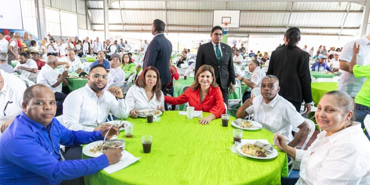 ¡La Brisita Navideña llega al Cibao! Raquel Peña activa el Bbno navideño y programa “La Navidad del Cambio”