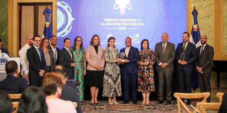 Gobierno reconoce la innovación en el sector público