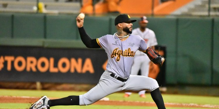 Águilas Cibaeñas dominan a Toros del Este con potente ofensiva en el Estadio Francisco Micheli